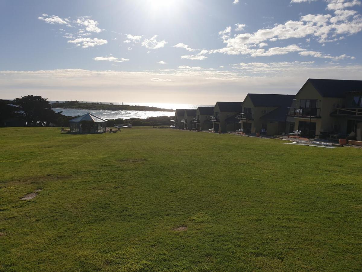 Diamond Island Resort, Restaurant & Bar And Penguin Show Bicheno Exterior foto