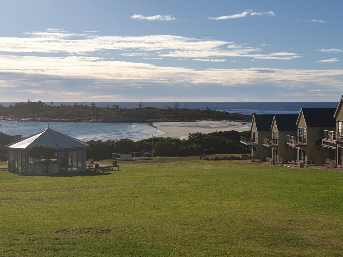 Diamond Island Resort, Restaurant & Bar And Penguin Show Bicheno Exterior foto